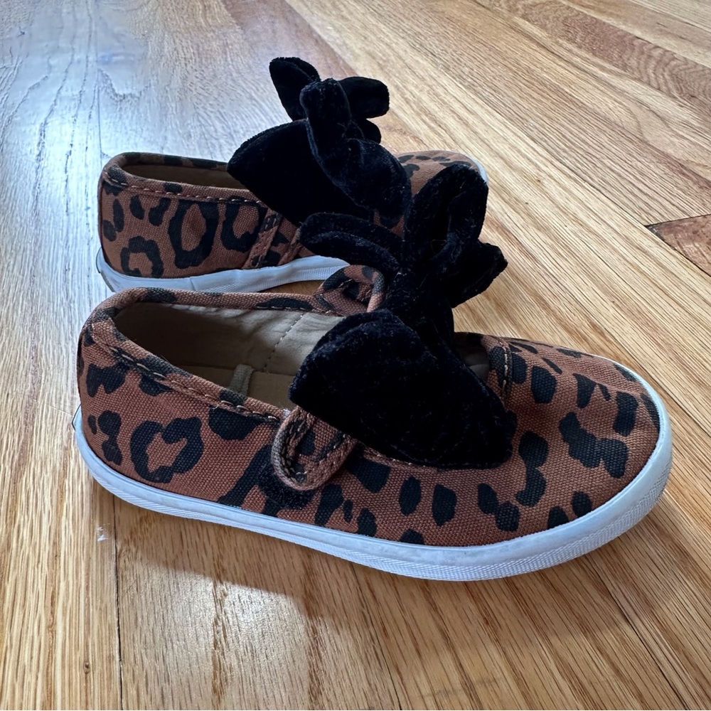 Janie and Jack Leopard Bow Sneaker size 7